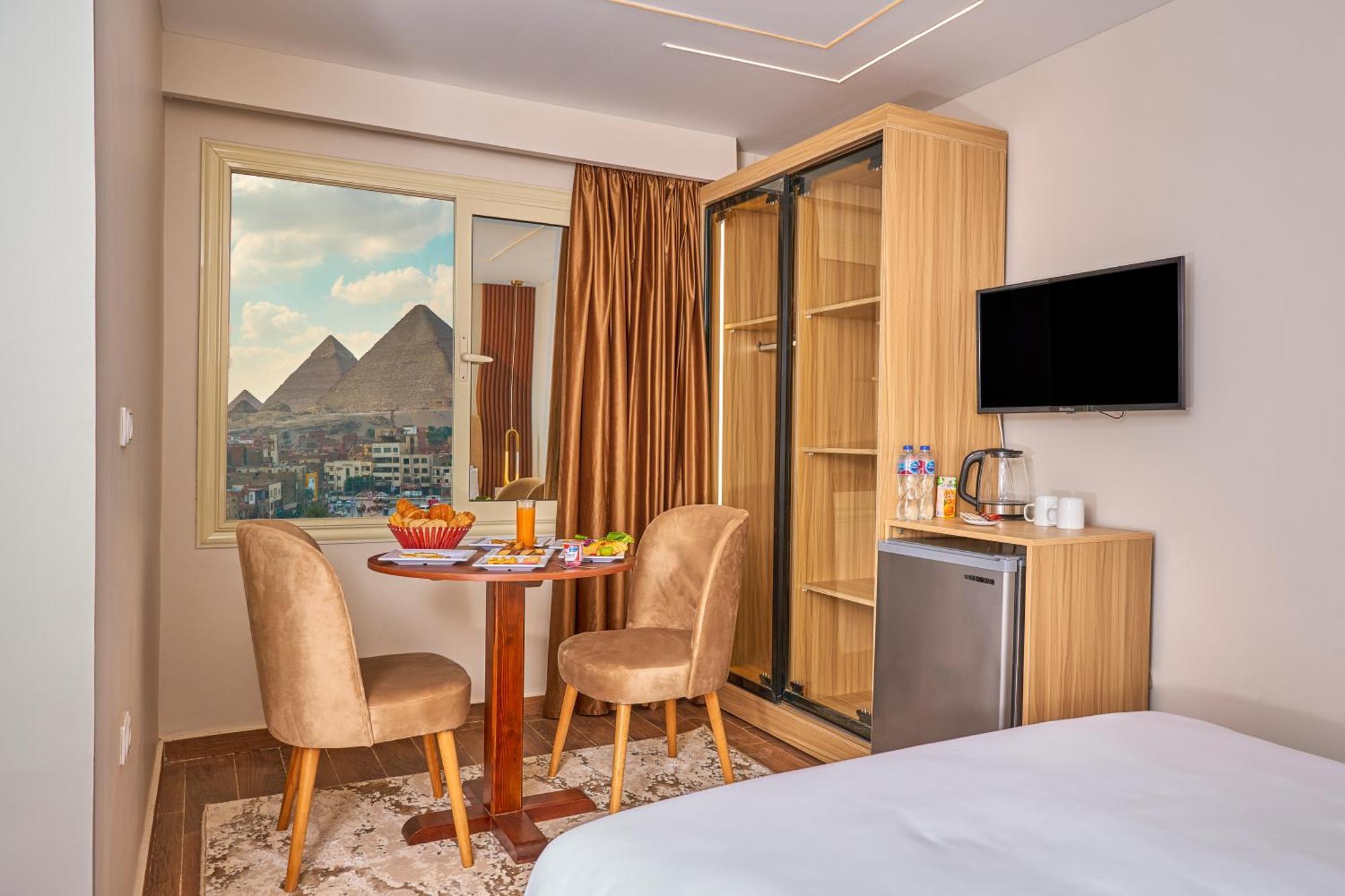 Rotana Pyramids View Vandrerhjem Nazlet el-Sîsi Eksteriør bilde